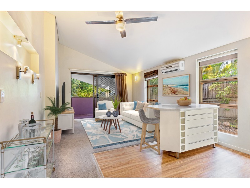 35 Tambourah Drive, Benowa QLD 4217