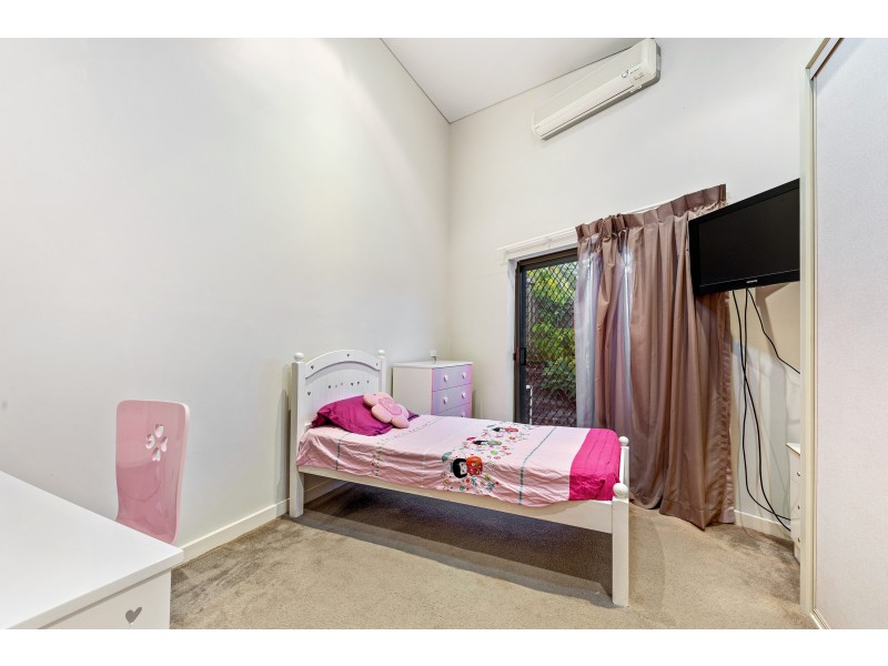 35 Tambourah Drive, Benowa QLD 4217