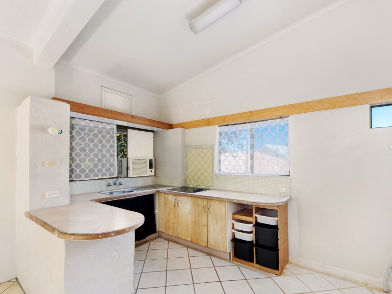 35 Tambourah Drive, Benowa QLD 4217