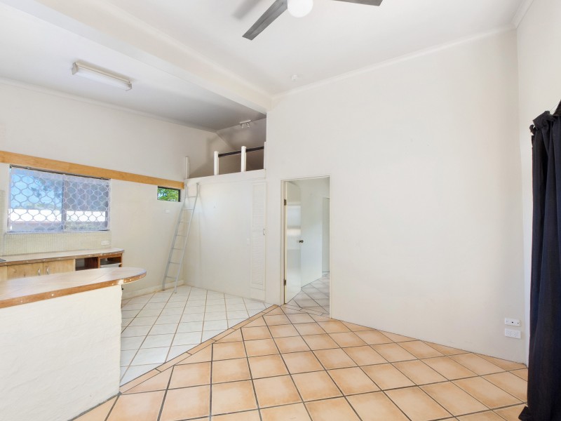 35 Tambourah Drive, Benowa QLD 4217