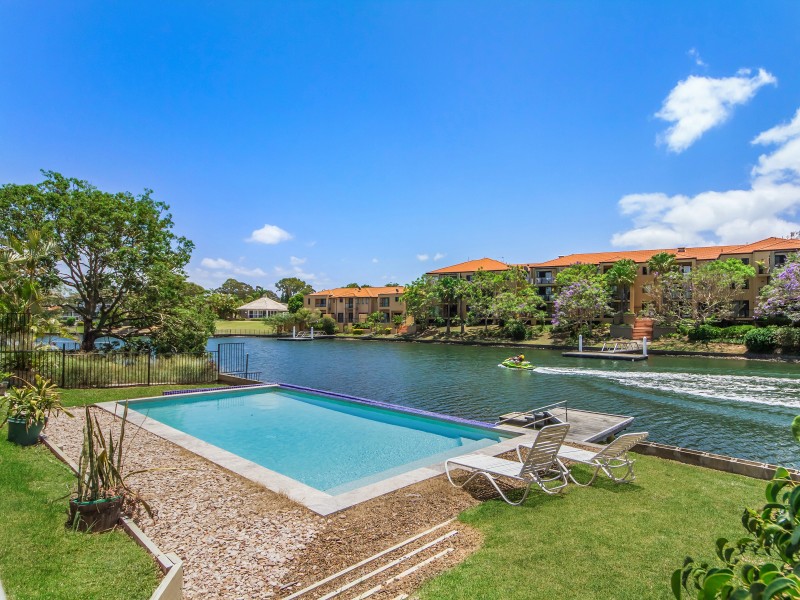 26 Mercedes Place, Bundall QLD 4217