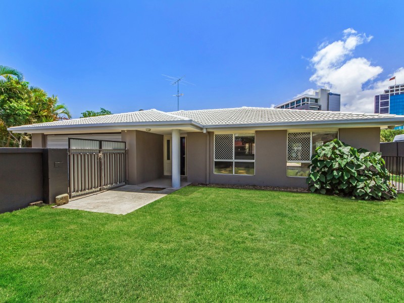 26 Mercedes Place, Bundall QLD 4217