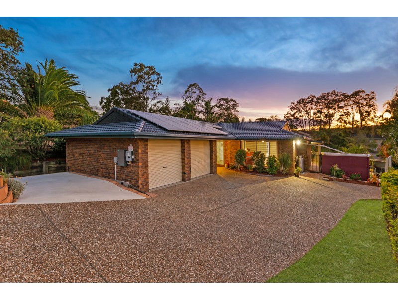 16 Colonsay Crescent, Merrimac QLD 4226