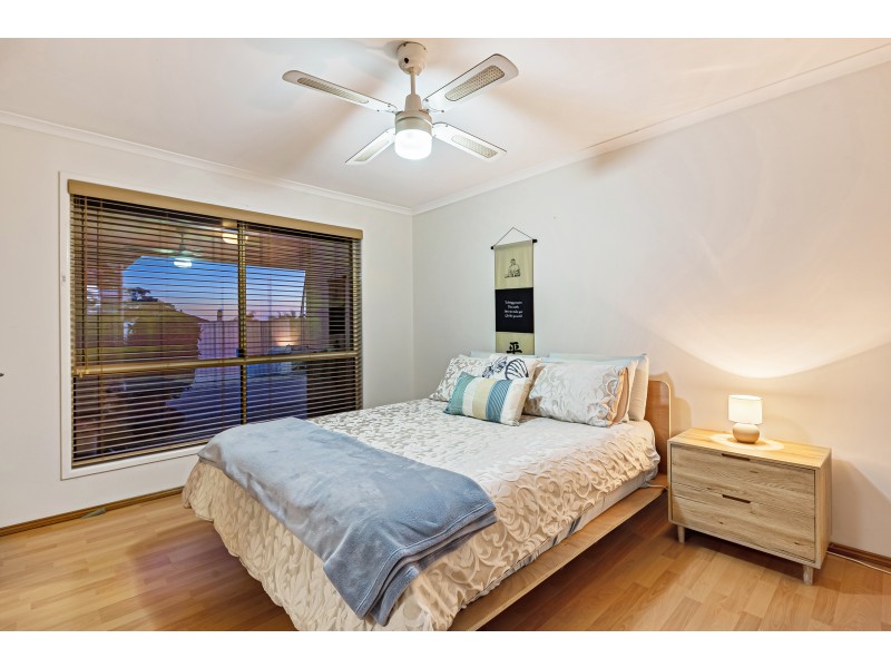 16 Colonsay Crescent, Merrimac QLD 4226