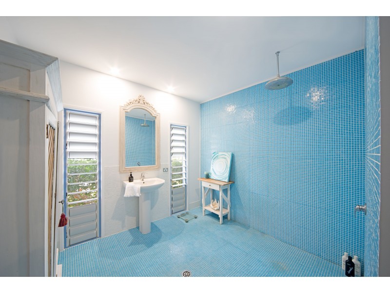 1 Shutehaven Close, Shute Harbour QLD 4802