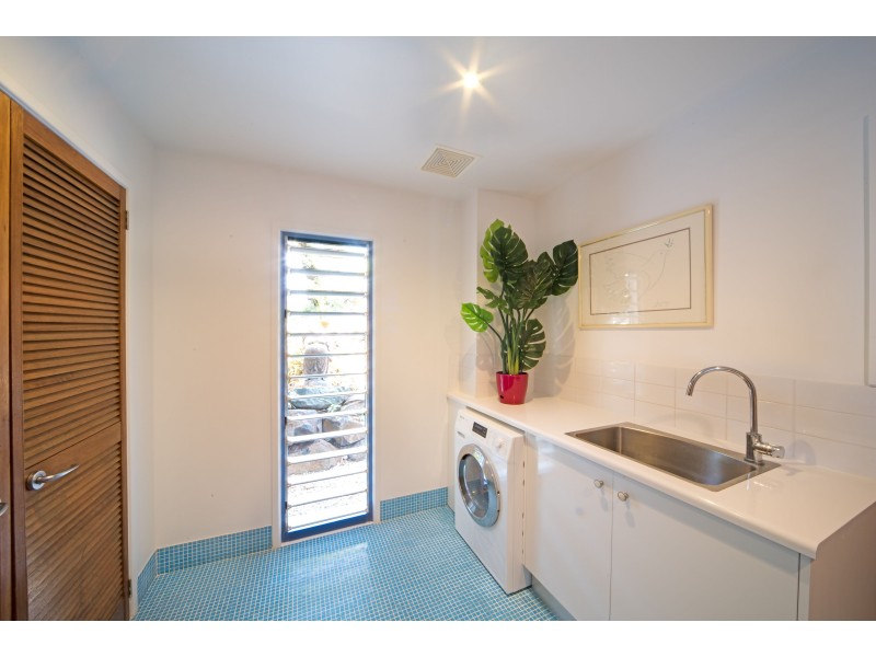 1 Shutehaven Close, Shute Harbour QLD 4802