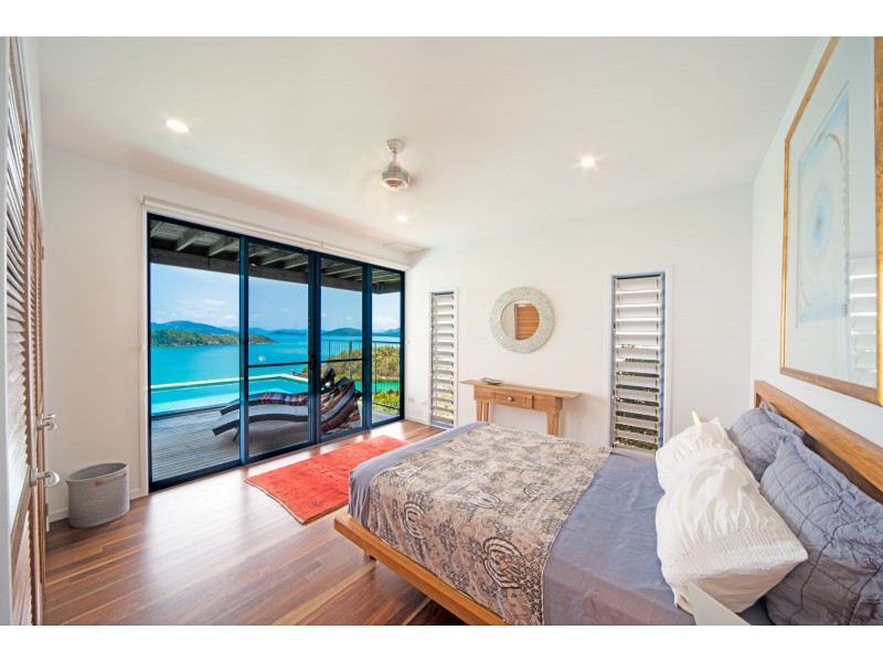 1 Shutehaven Close, Shute Harbour QLD 4802