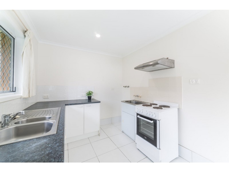 1/20 Parneno Street, Chevron Island QLD 4217