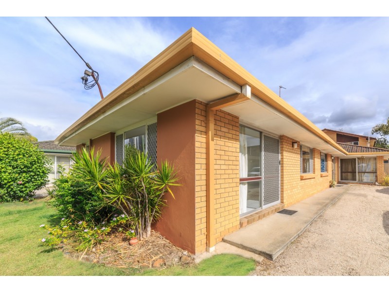 1/20 Parneno Street, Chevron Island QLD 4217