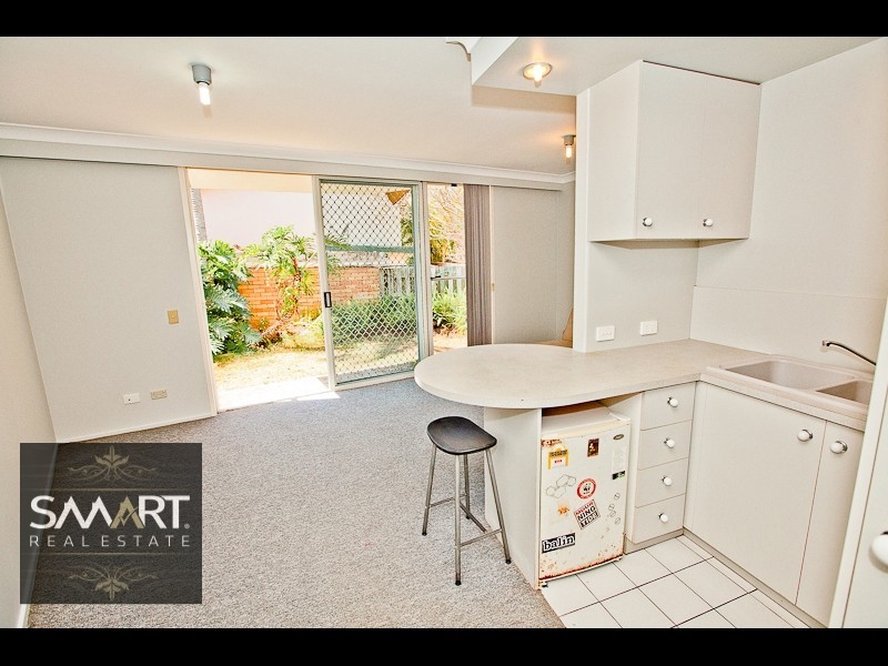 5/15 Weemala Street, Chevron Island QLD 4217