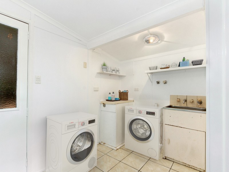 161 Musgrave Avenue, Labrador QLD 4215