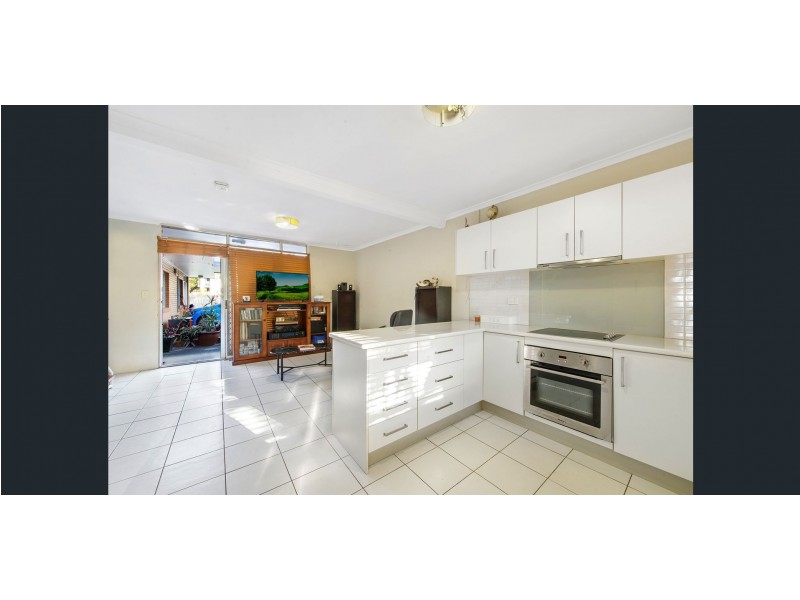 6/10 Stanhill Drive, Chevron Island QLD 4217