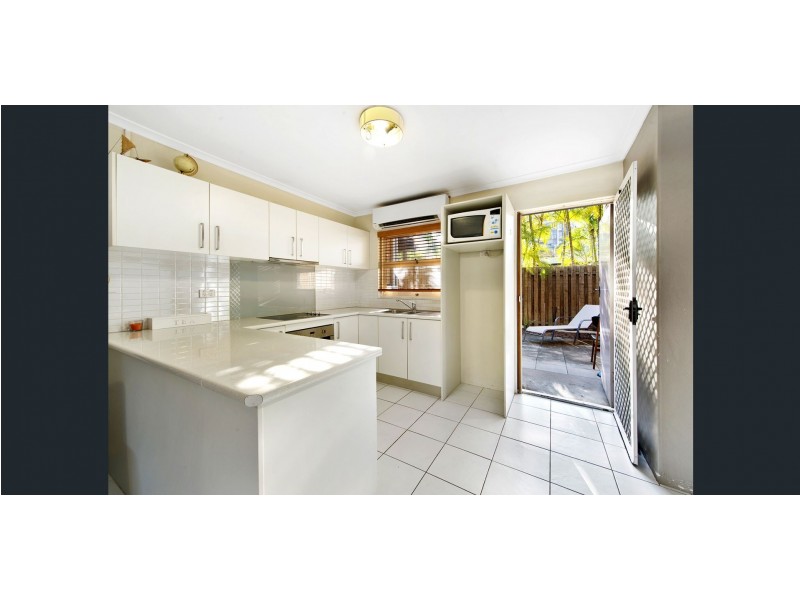 6/10 Stanhill Drive, Chevron Island QLD 4217