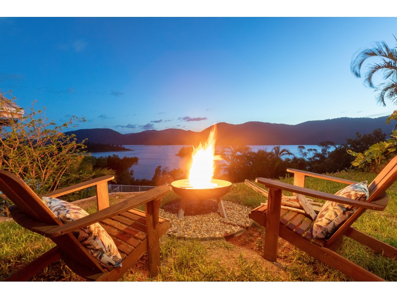 2 Shutehaven Close, Shute Harbour QLD 4802