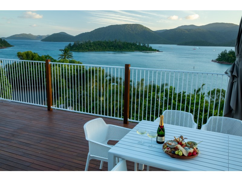 2 Shutehaven Close, Shute Harbour QLD 4802