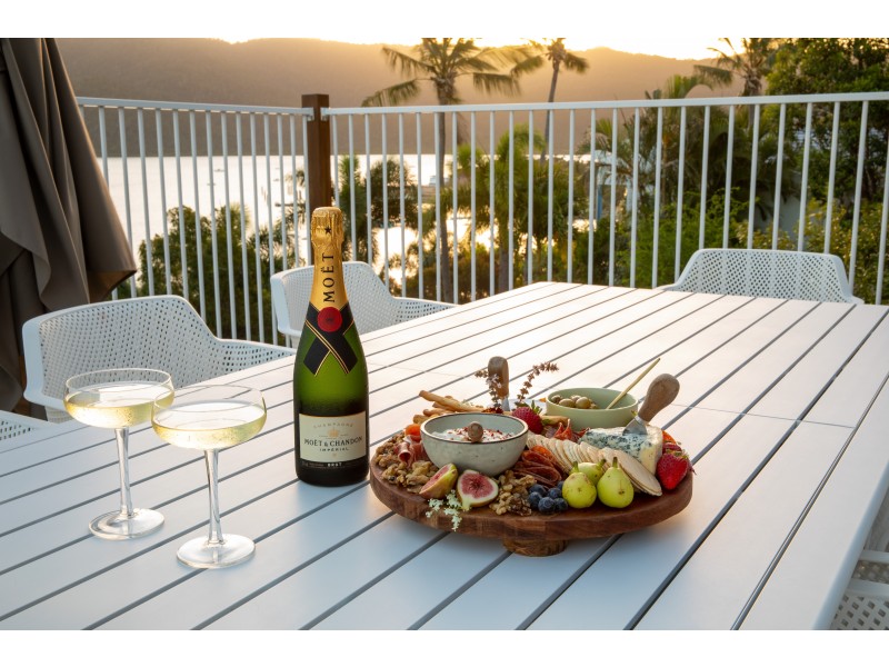 2 Shutehaven Close, Shute Harbour QLD 4802
