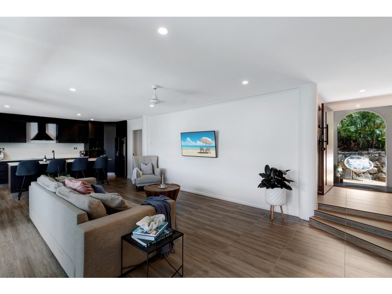 2 Shutehaven Close, Shute Harbour QLD 4802