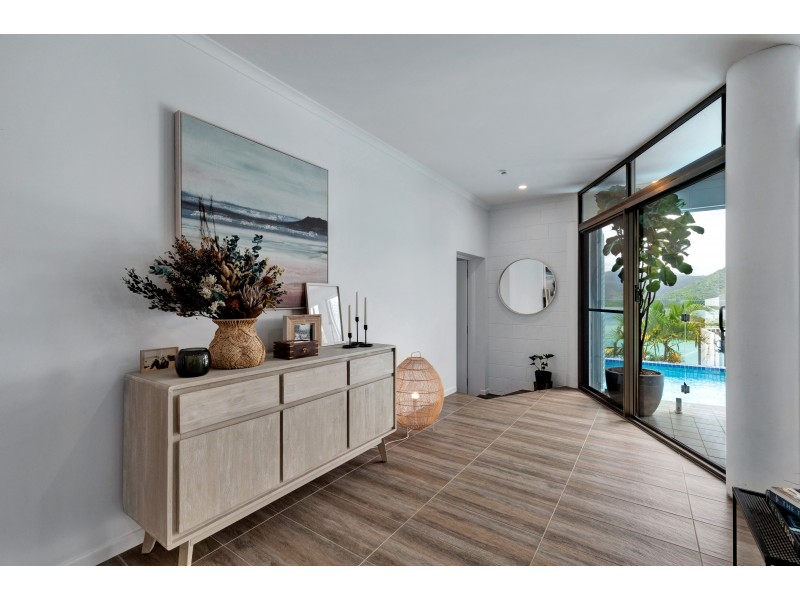 2 Shutehaven Close, Shute Harbour QLD 4802