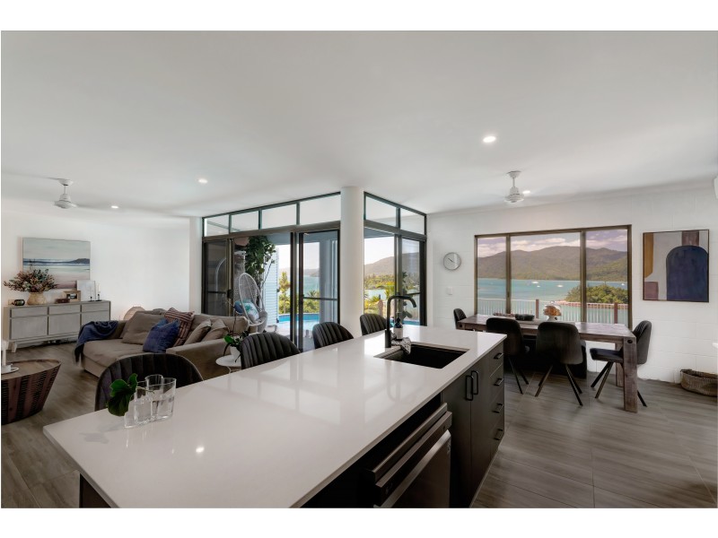 2 Shutehaven Close, Shute Harbour QLD 4802