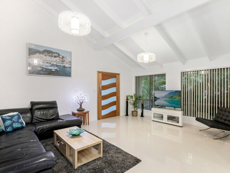 34 Freda Street, Ashmore QLD 4214