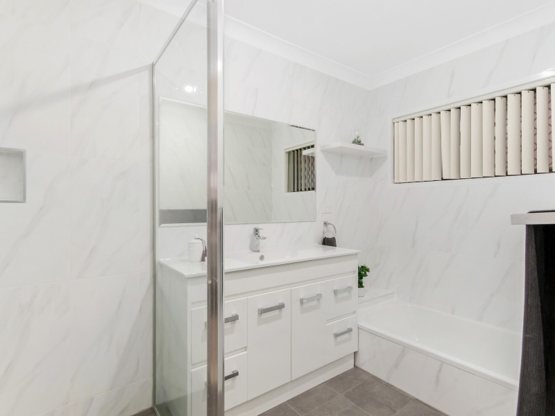 34 Freda Street, Ashmore QLD 4214