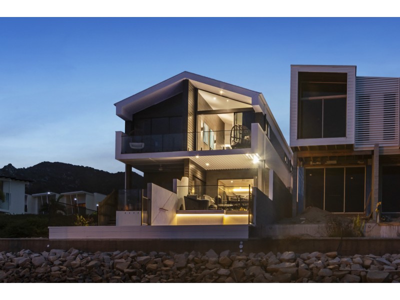 2/9 Terrace Place, Nelly Bay QLD 4819