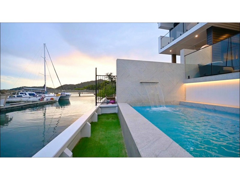 2/9 Terrace Place, Nelly Bay QLD 4819