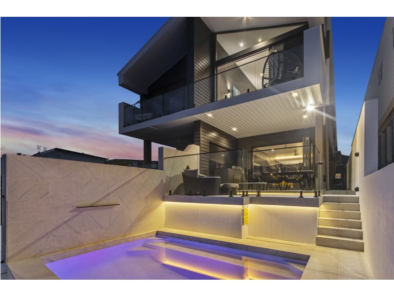 2/9 Terrace Place, Nelly Bay QLD 4819