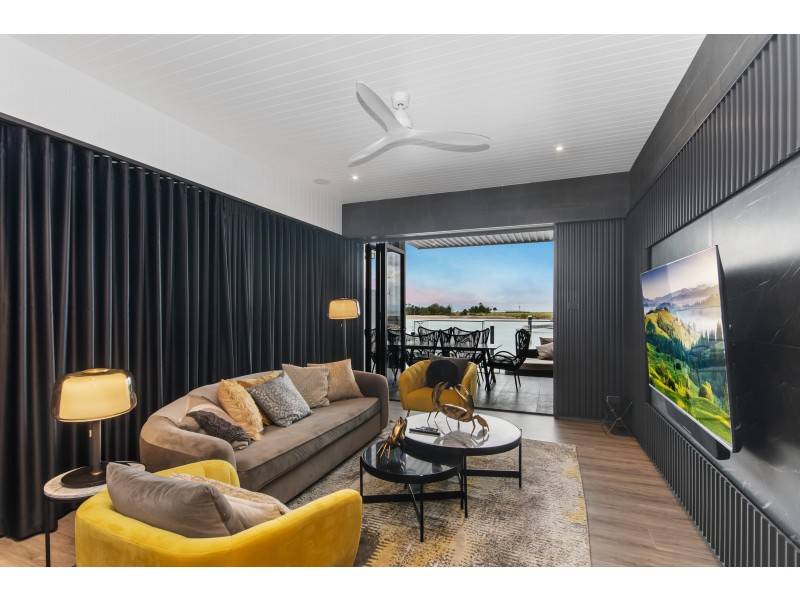 2/9 Terrace Place, Nelly Bay QLD 4819