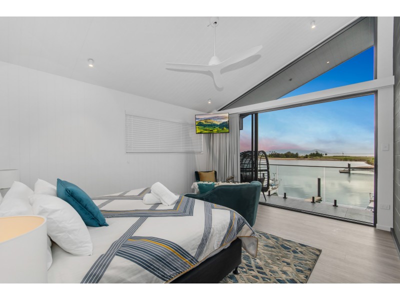 2/9 Terrace Place, Nelly Bay QLD 4819