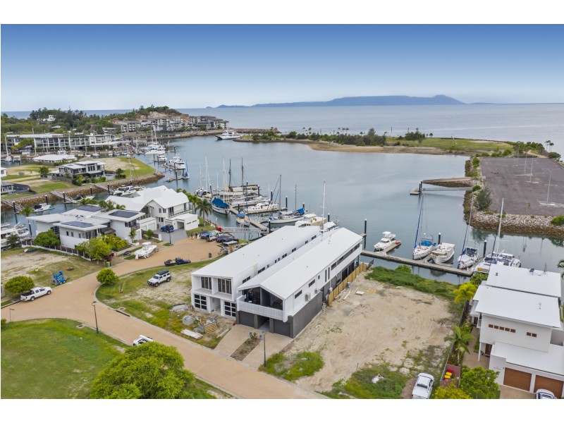 2/9 Terrace Place, Nelly Bay QLD 4819