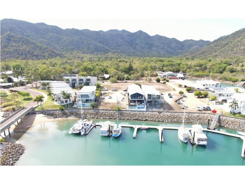2/9 Terrace Place, Nelly Bay QLD 4819
