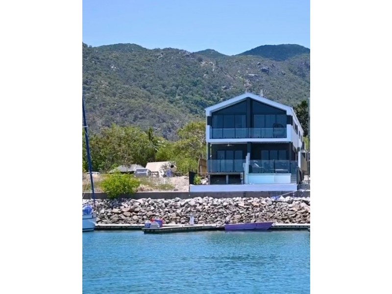 2/9 Terrace Place, Nelly Bay QLD 4819