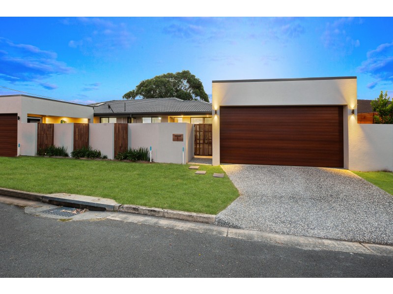 1/8 Inga Avenue, Surfers Paradise QLD 4217