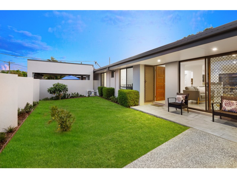 1/8 Inga Avenue, Surfers Paradise QLD 4217