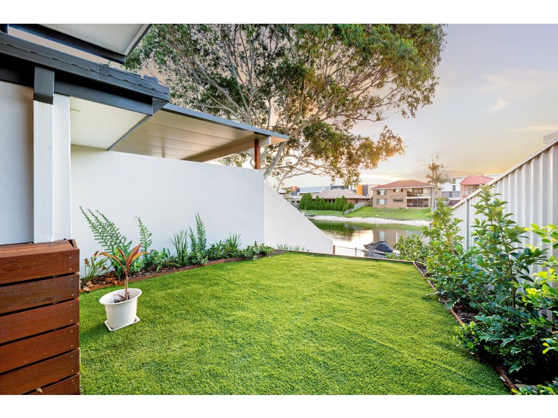1/8 Inga Avenue, Surfers Paradise QLD 4217