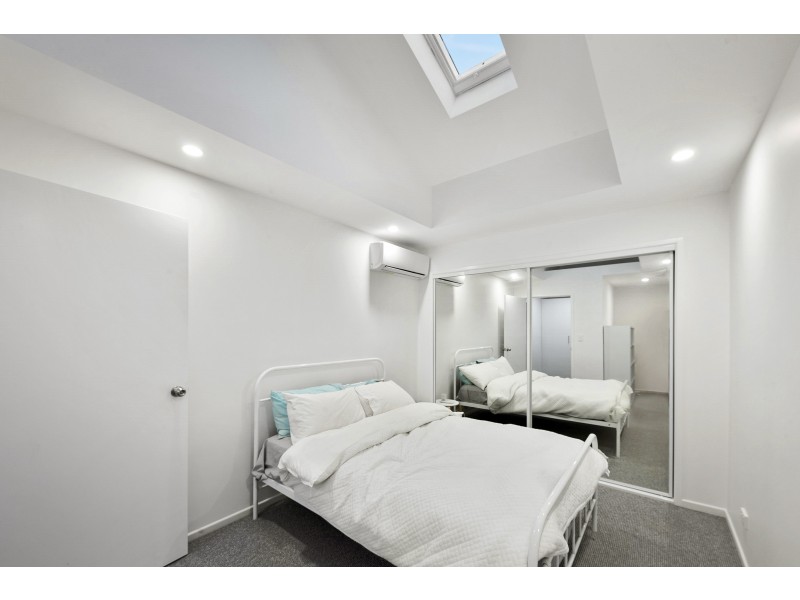 1/8 Inga Avenue, Surfers Paradise QLD 4217