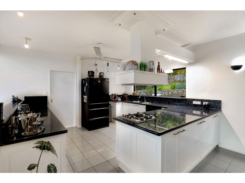 6 Neerim Crescent, Shute Harbour QLD 4802