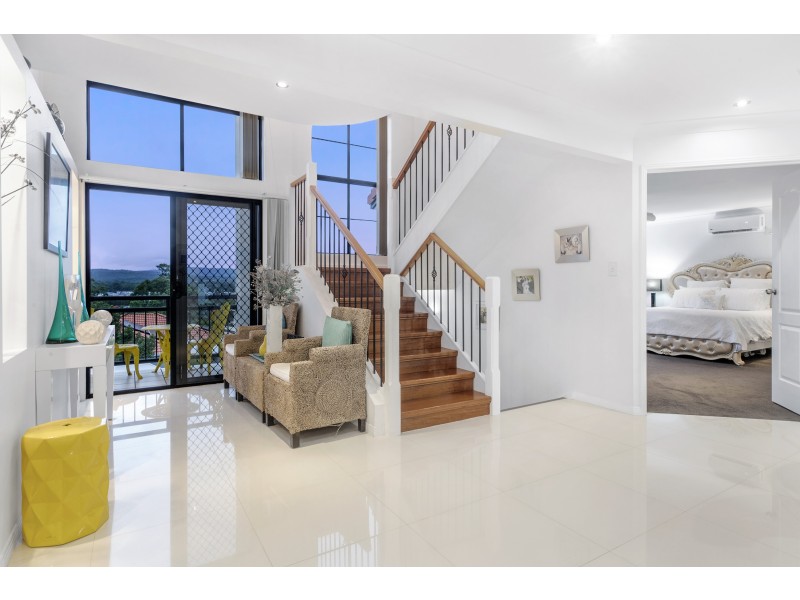 3 Mellissah Crescent, Arundel QLD 4214