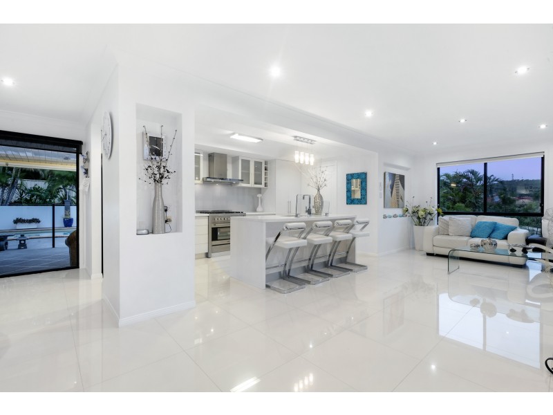 3 Mellissah Crescent, Arundel QLD 4214