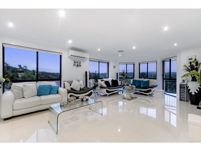 3 Mellissah Crescent, Arundel QLD 4214