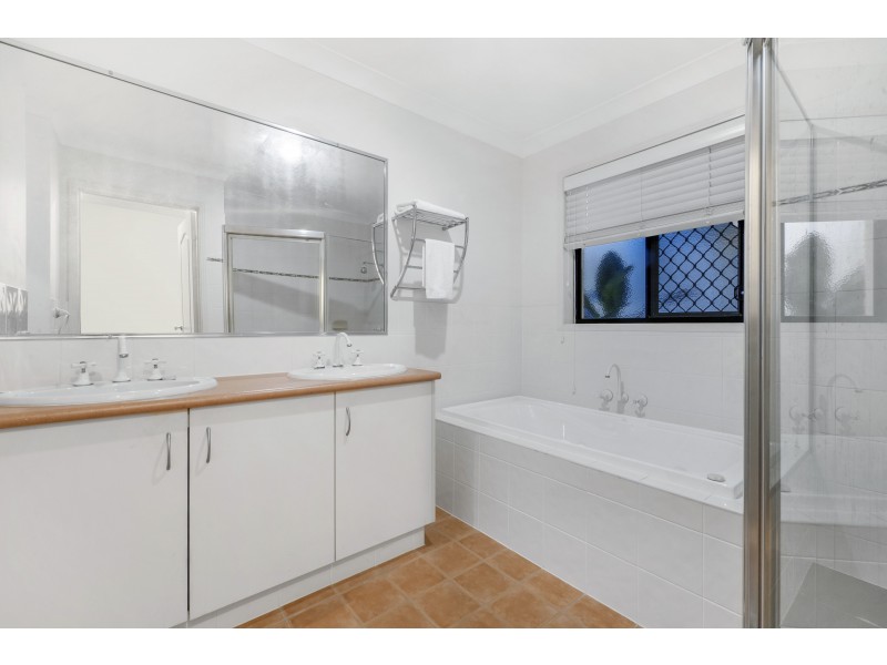 3 Mellissah Crescent, Arundel QLD 4214