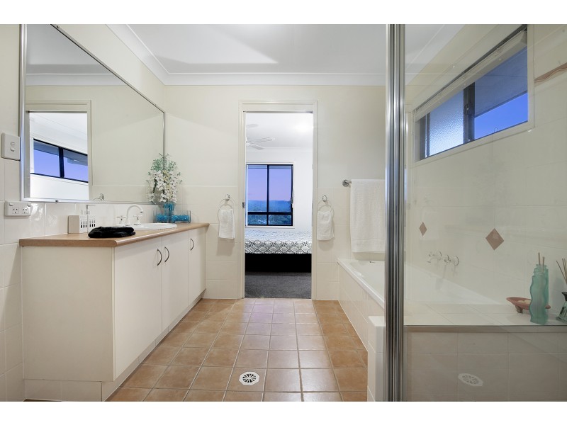 3 Mellissah Crescent, Arundel QLD 4214