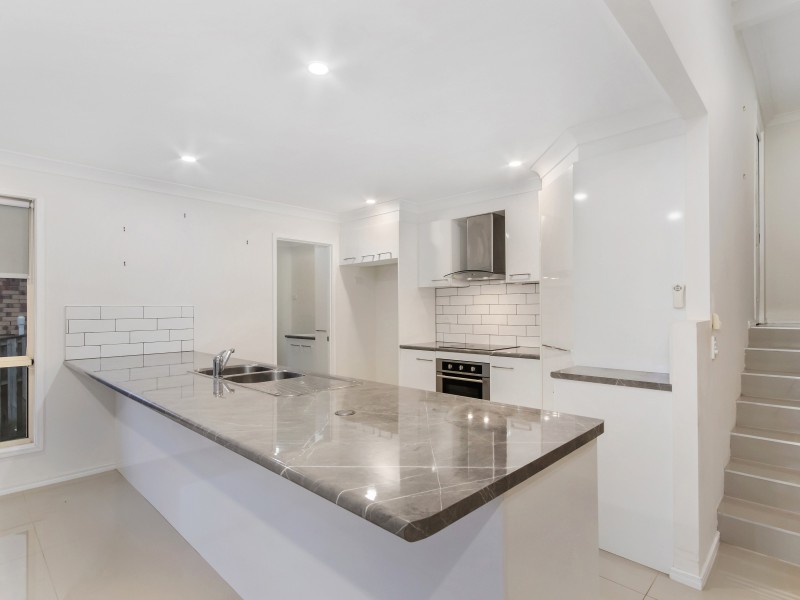 19 Papara Street, Pacific Pines QLD 4211