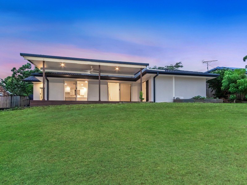 19 Papara Street, Pacific Pines QLD 4211