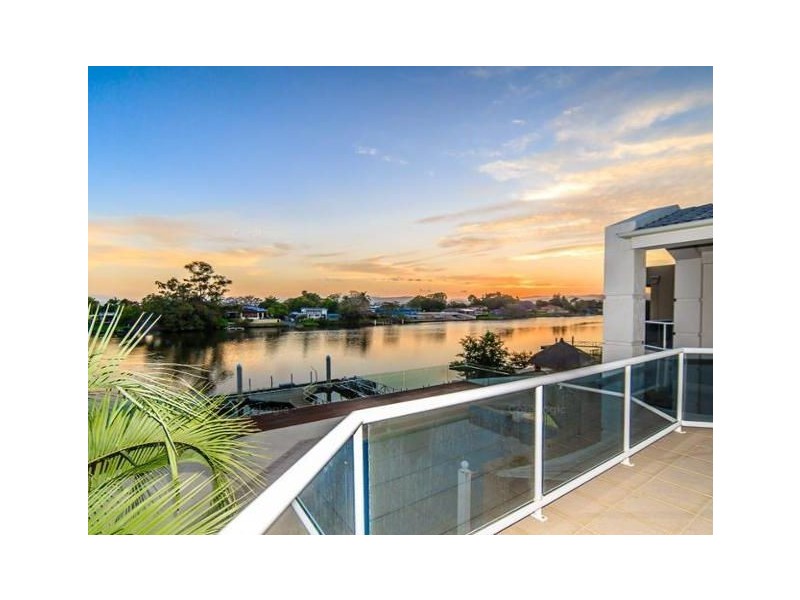 102 Cabana Boulevard, Benowa Waters QLD 4217