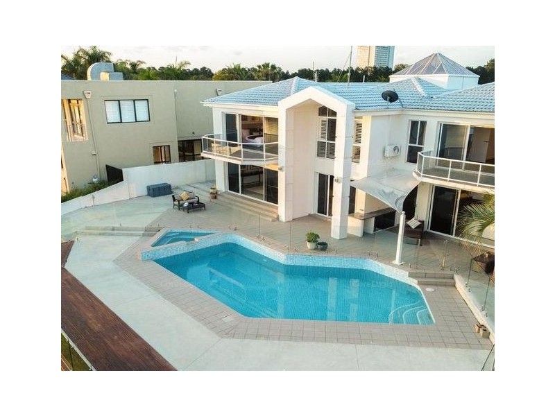 102 Cabana Boulevard, Benowa Waters QLD 4217