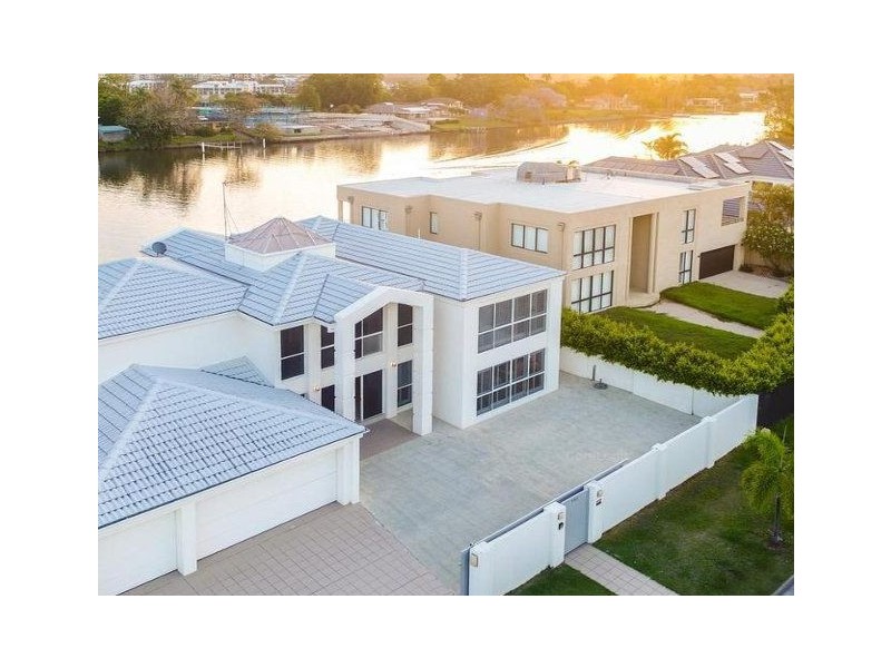 102 Cabana Boulevard, Benowa Waters QLD 4217