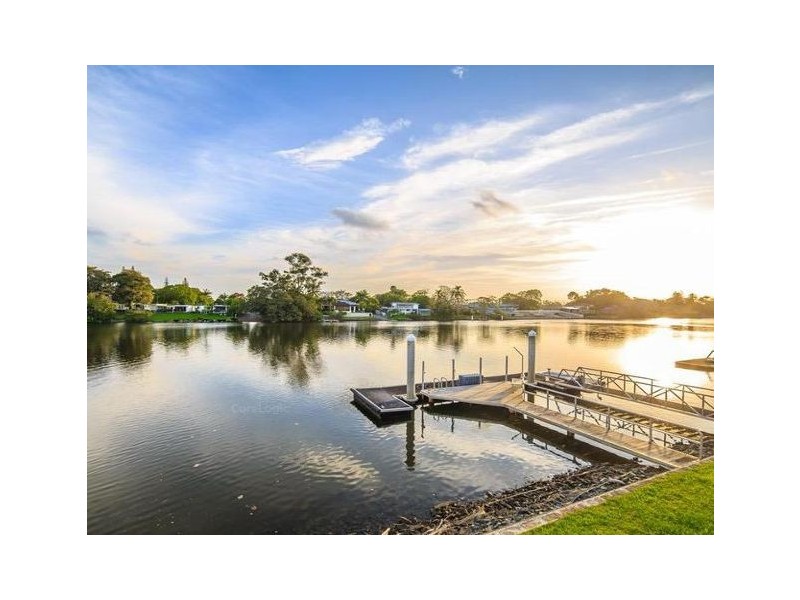 102 Cabana Boulevard, Benowa Waters QLD 4217
