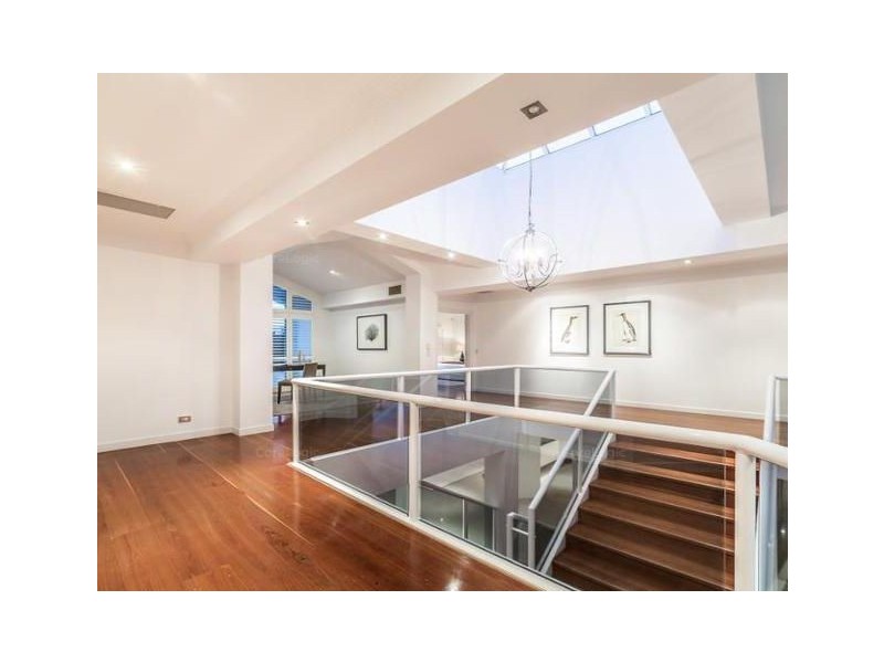 102 Cabana Boulevard, Benowa Waters QLD 4217